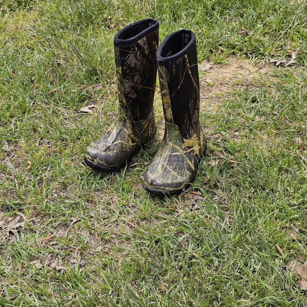 Bogs Boots Kids Size 1 Camo Classic High Waterproof Rain Winter Outdoor Hunting - Picture 2 of 8